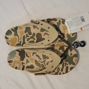 NWT Crocs Flips Camo Men's Size 11